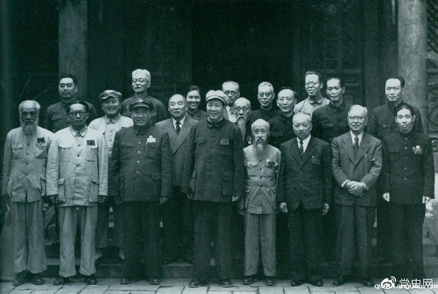 1949年7月5日，新政治协商会议筹备会常务委员合影。