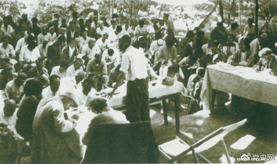 　　1947年7月17日至9月13日，全国土地会议在河北西柏坡召开。刘少奇主持会议并在会上作报告。