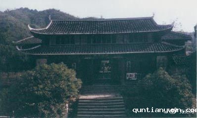 　　通道会议纪念地——恭城书院。1934年12月，毛泽东在通道参加中共中央负责人的紧急会议，讨论红军行动方向问题。
